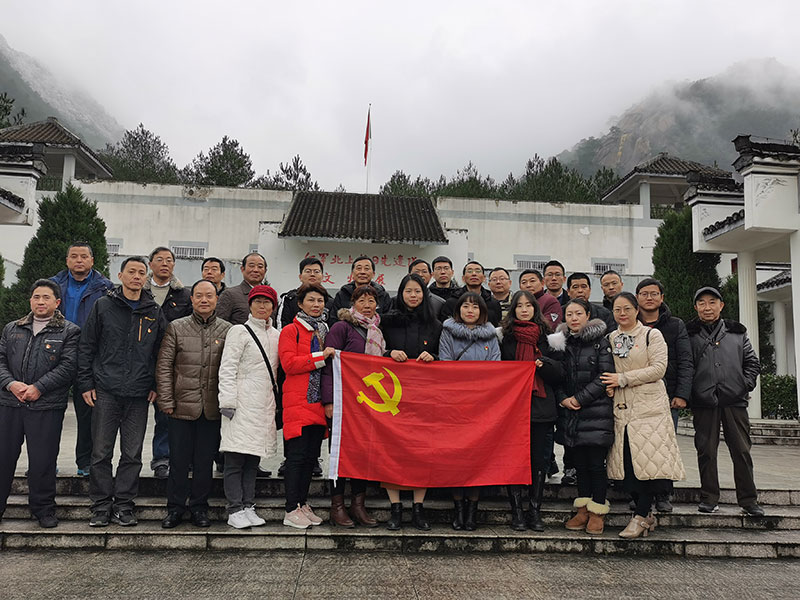屯溪區(qū)委辦黨支部、屯溪城建投公司黨支部聯(lián)合開展主題黨日共建活動(dòng)