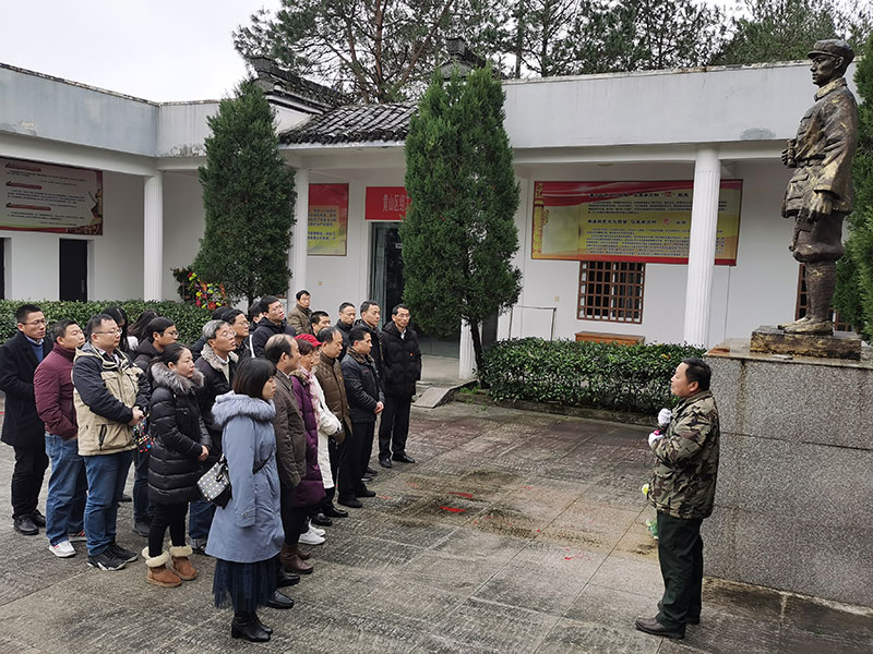 屯溪區(qū)委辦黨支部、屯溪城建投公司黨支部聯(lián)合開展主題黨日共建活動(dòng)