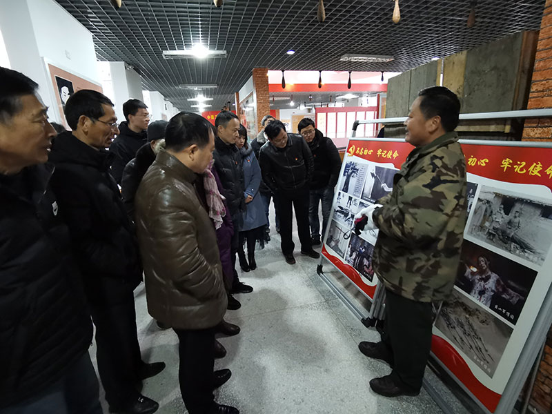 屯溪區(qū)委辦黨支部、屯溪城建投公司黨支部聯(lián)合開展主題黨日共建活動(dòng)